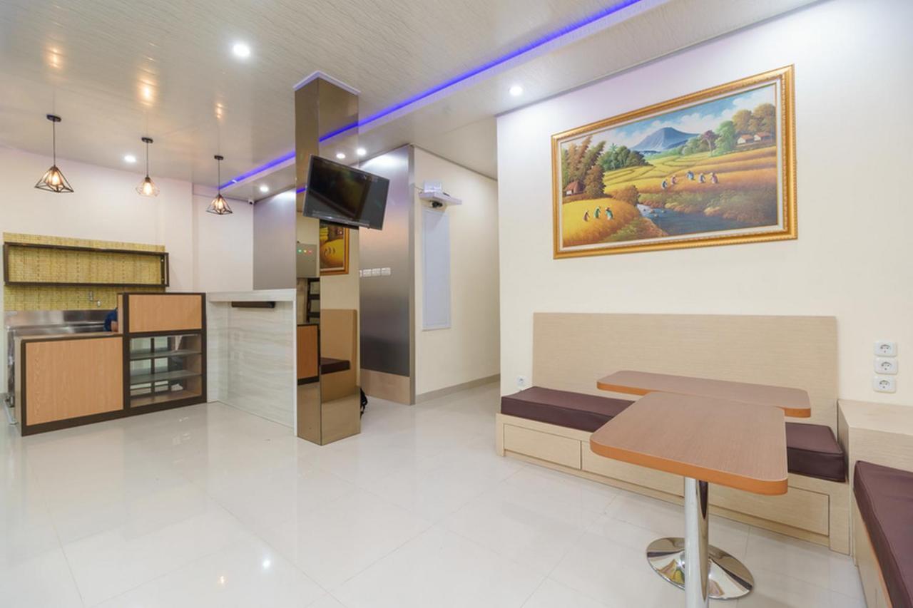 Reddoorz Plus Near Rs Rk Charitas 2 Palembang Exterior foto